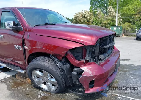 2016 Ram 1500 Express z USA, uszkodzony, nr VIN 3C6RR7KT1GG293546